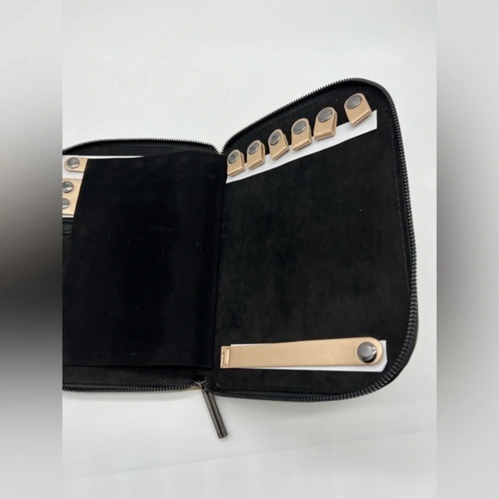 Halston travel jewelry case